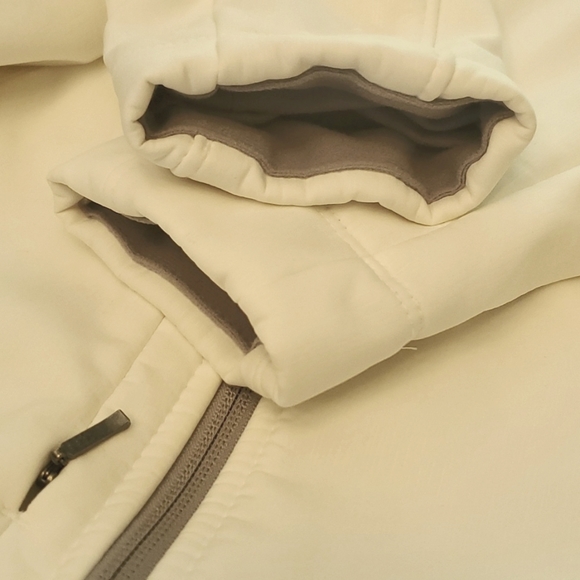 White jacket - Picture 5 of 9